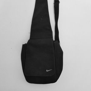 NIKE Compact Shoulder Messenger Sack